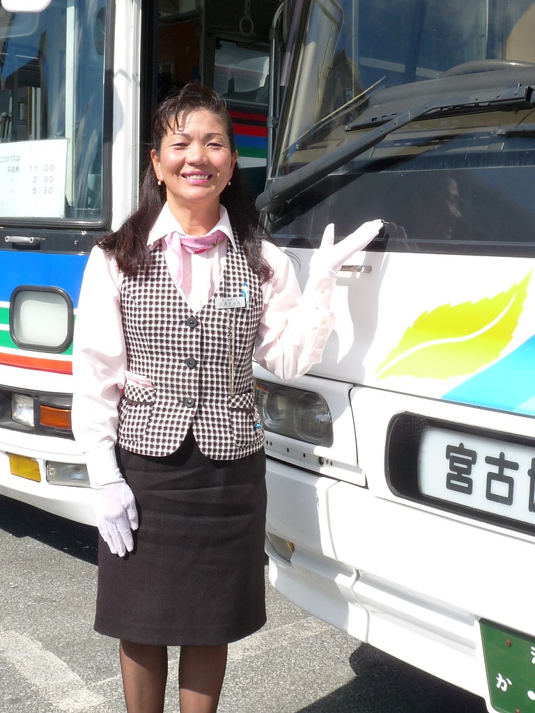 川満 きよみさん（49歳） ／バスガイド – 宮古毎日新聞社