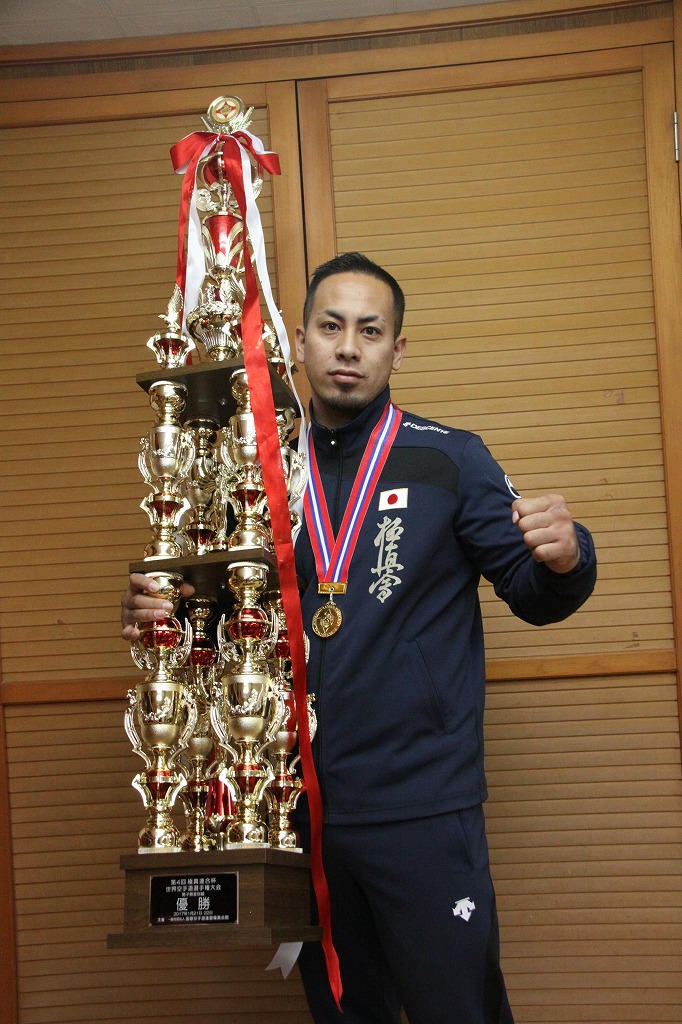 極真空手で世界一／長田さん（両親が宮古出身） – 宮古毎日新聞社