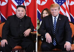 28日、ハノイで、２日目の米朝首脳会談に臨む北朝鮮の金正恩朝鮮労働党委員長（左）と、厳しい表情のトランプ米大統領（ＡＦＰ時事）