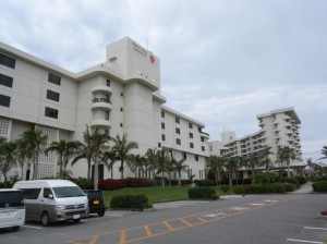 島内ではＧＷ期間中、臨時休業に入るホテルが相次いでいる＝25日、下地与那覇の宮古島東急ホテル＆リゾーツ