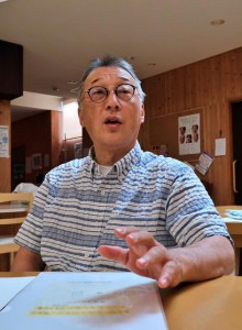 宮古の高い高齢化率とメタボ率がコロナ感染時に及ぼす影響について警鐘を鳴らす竹井会長＝15日、うむやすみゃあす・ん診療所