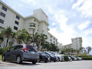 管内経済の回復に向けて宿泊やレンタカー、飲食店など観光関連事業所の稼働率が上昇している＝７日、市内のリゾートホテル