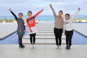 「シーウッドキャンプ」に参加中の（左から）幡野選手、松田選手、福山選手、吉野選手＝19日、宮古島来間リゾートシーウッドホテル