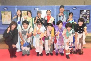 ３年ぶりとなる公演に意欲を示す劇団かなやらびの団員ら＝27日、マティダ市民劇場