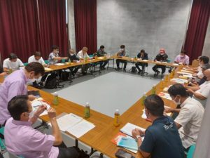 理事会には県内各支部から組合員が参加した＝８日、市未来創造センター研修棟