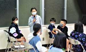 入所式では児童らが合宿の目標を発表した＝１日、宮古青少年の家