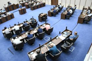 市議会9月定例会が開会した＝6日、市議会議場