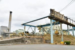 きょうから10日前後操業を停止することになった沖糖宮古工場=31日、下地上地