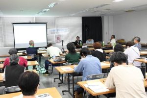 宮古医療圏でできるがん医療についての説明会が行われた＝23日、平良港ターミナルビル大研修室