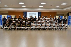 開幕を前に全選手、大会関係者らが集い大会での活躍を祈念した激励会＝14日、市役所