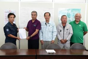 早期製糖操業の要請を受けた沖縄製糖＝3日、沖縄製糖宮古工場