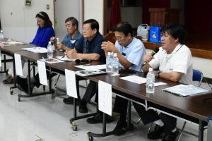 それぞれのテーマに合わせて登壇した代表の皆さん＝21日、前里添多目的施設