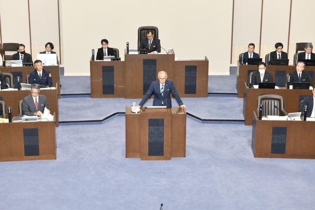 子ども１人２万円支給へ／市議会１２月定例会