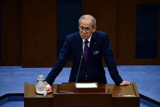 補助金返還で質疑集中／市長「責任の取り方示す」