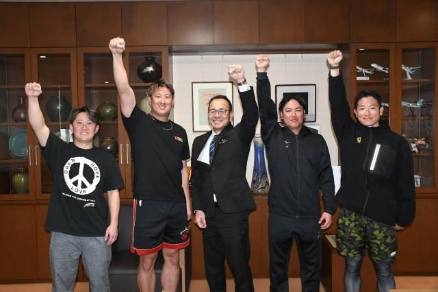 宮古島の暖かさに満足／オリックス３選手