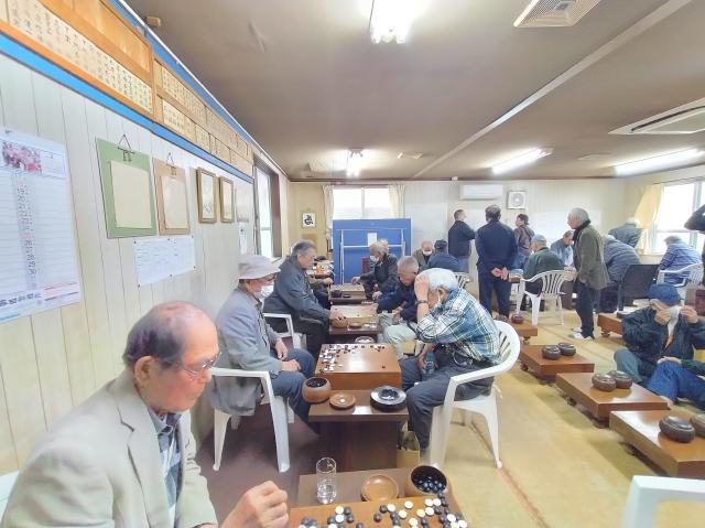 知念がA組優勝/こすみ新春囲碁大会